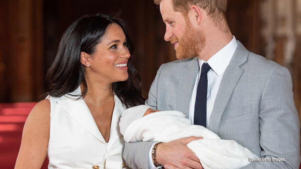 Queen Archie Bei der Taufe von Baby Archie: DARUM kann die Queen nicht kommen - It ...